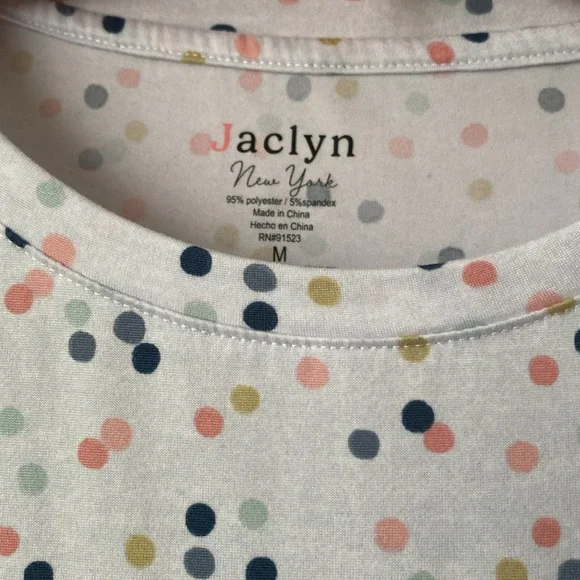 Jaclyn NewYork night shirt. Light gray background w/multicolored dots. Size M - Picture 2 of 5
